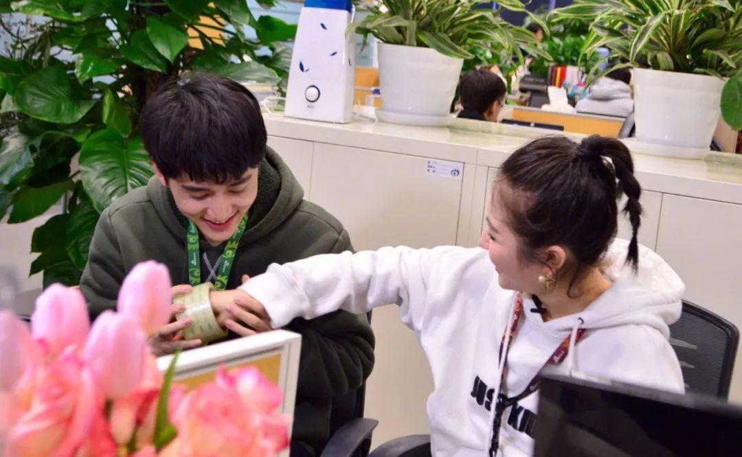 张新成李兰迪最新动态揭秘，小巷深处的特色小店探秘之旅