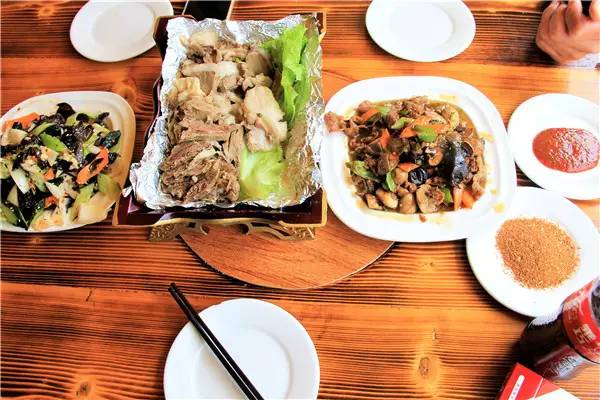 青海华鼎最新公告，小巷深处的独特美食探秘之旅