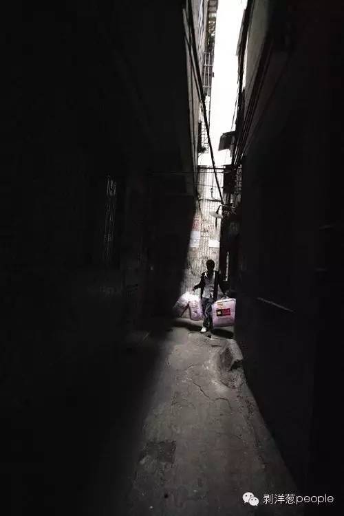 汕头潮南杀人案最新进展及小巷神秘小店探秘